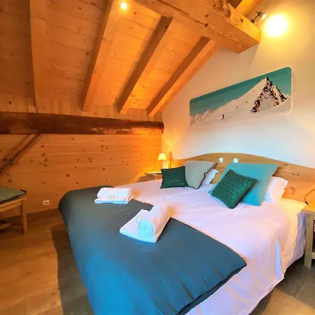 Chalet In Sleeping 12 With Sauna *
