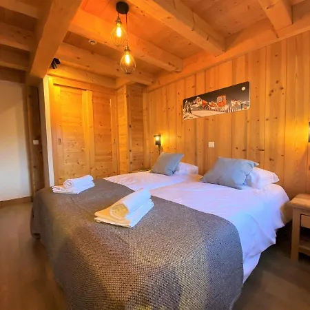 In Sleeping 12 With Sauna شاليه مورزين
