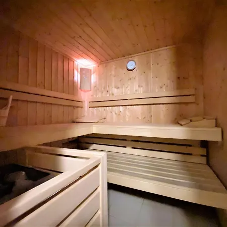 Chalet In Sleeping 12 With Sauna